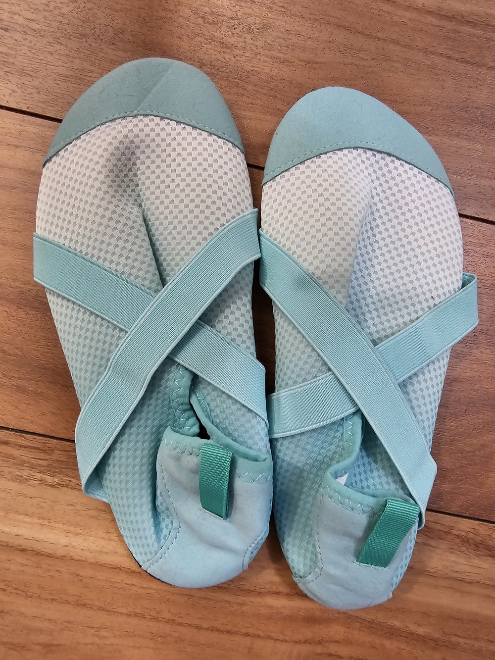 Aqua Cross Strap Water Shoes 38/39 Beach Pool Cruise Swim Shoes